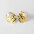 Boucles d'oreilles coquillage plaquées or 18k avec perle blanche centrale chic - Style Texture Coquille