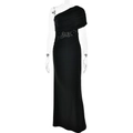 Elegante zwarte maxi-jurk met één schouder, geplooide details en kanten uitsnede in de taille - S / Zwart