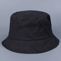 Detailansicht eines schwarzen Fischerhutes aus Baumwolle mit diagonalen Nähten - M (56-58cm) / Schwarz