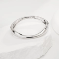 Minimalistisches unregelmäßiges geometrisches Silberarmband mit poliertem Spiegelglanz - Silber