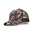 Detalle del estampado de leopardo en satén y malla marrón transpirable en la gorra trucker - Talla Única(Ajustable) / Estampado de Leopardo Oscuro (D)