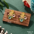 Bunte Stern-Blumenohrringe mit farbigen Zirkoniasteinen in Goldfassung für Weihnachten - Mehrfarbige Blume
