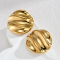 Irregular round golden earrings with rippled texture and 18K gold plated finish - Wavy Round Style (JZE794)