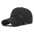 Herren Winter-Baseballkappe in Dunkelgrau mit 'hey' Stickerei und warmem Ohrenschutz - Verstellbar / Grau