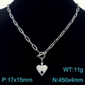 Collar de cadena de clip plateado con colgante de corazón y cierre de barra en maniquí - Collar (KN291904-Z) / Color Acero