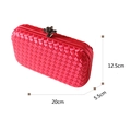 Elegante rosarote gewebte Clutch-Abendtasche mit Maßen 20 cm x 12,5 cm x 5,5 cm - Rot