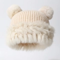 Bonnet d'hiver en tricot avec oreilles pompons d'ours et bordure en peluche beige - Taille unique / Beige