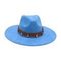 Chapeau fedora bleu vif à bord large avec ruban ethnique et breloques en argent - Taille unique / Bleu