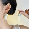 Pendientes largos de flecos de concha blanca con detalles de perlas para mujeres - Pendientes de Perlas de Concha Plateadas / Plateado