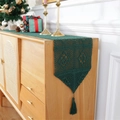 Chemin de table crocheté vert foncé vintage avec motifs ajourés et glands pour Noël - 140cm / Motif de Carrés Verts