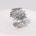 Anello minimalista a girasole in acciaio inossidabile argento con design aperto - Color Acciaio