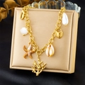 Pulsera oceánica de acero inoxidable dorado con colgantes de concha, estrella y perla - Estilo de Múltiples Colgantes Tema Océano (N3420)