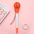 Penna gel creativa a tema basket arancione e bianca con un pratico cordino da polso - Penna Saltante da Basket