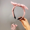 Rosa Spitzenstirnband mit großer Schleife und hängenden Perlenanhängern im Lolita-Stil - Rosa