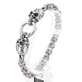 Pulsera punk de calavera en acero de titanio para hombre con cadena de doble anillo y acabado plata - Estilo Cabeza de Calavera (KB164523-Z)
