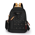Mochila negra de nailon acolchado para mujer con tachuelas doradas y monedero extraíble - Negro