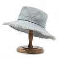 Sombrero de pescador en mezclilla azul claro con bordes deshilachados - Talla única / Azul claro