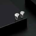 Pendientes de hoja de ginkgo de plata de ley S999 minimalistas con acabado plateado pulido - Material Plata S999 / Pendientes de hoja de ginkgo