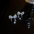 Orecchini a lobo a fiocco in argento con zirconi e piccoli pendenti rotondi - Stile fiocco con pendente rotondo (3# Perno argento) / Argento