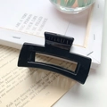 Pince à cheveux rectangulaire noire minimaliste avec une finition en résine brillante - Noir