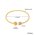 Dettaglio del bracciale dorato con ciondolo a conchiglia e cuore in zirconi - Oro Conchiglia Cuore (Z426)