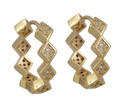 Élégantes créoles géométriques en losange plaqué or serties de zircons blancs - Boucles d'oreilles losange