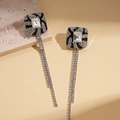 Boucles d'oreilles géométriques à pampilles avec cristaux brillants et émail noir - Argent (Tige en argent)