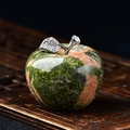 Detail of natural crystal apple decor with green and pink texture and diamond-set leaf - Unakite Apple / 4.5*4.2cm