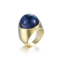 Gepolijste dikke gouden roestvrijstalen ring met een grote blauwe glazen steen - US 6 / Artistieke Blauwe Glinstering (KR88910G-K)