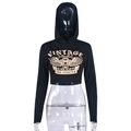 Detalle del estampado motero vintage en la sudadera corta negra con capucha y manga larga - S / Negro