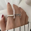 Set di anelli d'argento con incisione smile e catena intrecciata sulle dita - Set Semplice di Anelli con Catena Smiley d'Argento 2 Pezzi / Argento