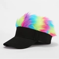 Baseballkappe für Erwachsene mit bunten Kunsthaar Perücke und schwarzem Sonnenschutz - Erwachsenengröße (57-59cm) / Schwarzer Hut - Regenbogenhaar
