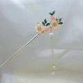 Forcina cinese vintage con petali di fiori rosa ed eleganti nappe di perle - Rosa