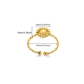 Macro detail of 18K gold plated daisy ring with dimensions 10mm flower and 19mm band size - Sunflower Twisted Rope Style (JZ6838G)