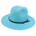 Dettaglio cappello di paglia celeste con fascia nera e fibbia in metallo dorato - Taglia Unica (Paglia Piatta) / Blu Lago (Fascia in Pelle Nera)