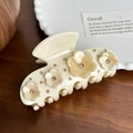 Eleganter cremefarbener Haarklammer aus Acetat mit kristallbesetztem Blumendesign und Glanz - 8.6cm / Cremeweiß