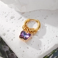 Schicker goldener Creolen-Ohrring mit lila Kristall-Schmetterling auf weißem Stein - Kleiner lila Schmetterling