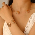 Conjunto de gargantilla y brazalete abierto con conchas doradas de estilo marino retro - Set de 2 Piezas Gargantilla y Brazalete de Doble Concha