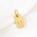Pendente rettangolare dorato in acciaio inossidabile con incisione M e finitura lucida - Lettera M (KLJ9871-Z) / Oro