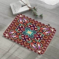 Tappetino rettangolare in flanella con stampa mandala colorata su pavimento in legno grigio - 40x60cm / Stile 2