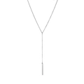 Dettaglio della collana a Y in argento in acciaio inossidabile con pendente a barra sottile - Color Acciaio