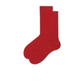 Einfarbige rote Socken mit gerippter Strickstruktur und minimalistischem Baumwoll-Design - Karmesinrot