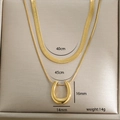 Zweilagige goldene Schlangenkette mit Hufeisenanhänger und Größenangaben aus Edelstahl - Doppelschicht U-förmig Gold