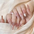Französische Kunstnägel in Nude mit Schleifenmuster und silbernen Strasssteinen - Französischer Schleifenband Strass Stil (D-151)-Kleber Modell