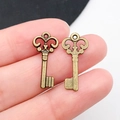 Pendenti a chiave a cuore in bronzo vintage per la creazione di gioielli fai-da-te e accessori - Mini Chiave in Bronzo Antico 9x21mm