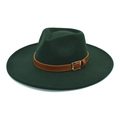 Détail d'un chapeau fedora en laine vert foncé avec bande en cuir brun et boucle argent - M (56-58cm) / Vert Foncé