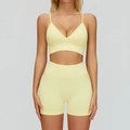 Ensemble de yoga côtelé sans couture jaune clair avec brassière en V et short taille haute - S / Haut Et Bas / Ensemble deux pièces / Jaune crème