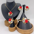 Set di gioielli di lusso con rose rosse, perle bianche e cristalli scintillanti - Rosa Rossa (KS228698-LX)