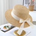Cappello boater in rafia fatto a mano con tesa piatta e nastro crema su supporto dorato - Parte Superiore Piatta Falda Larga (Con Fiocco) / Caffè Marmorizzato (Con Nastro Beige)