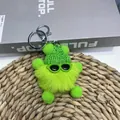 Porte-clés boule de suie en peluche vert avec bonnet en tricot et lunettes de soleil - Vert